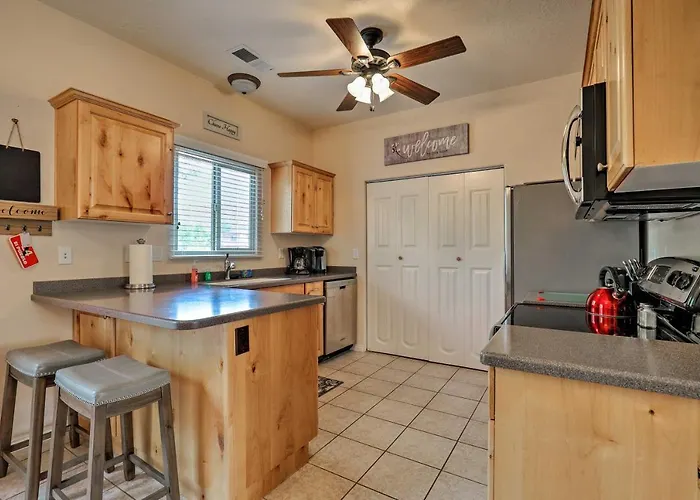 Kanab Condo With Pool And Patio, 30 Mi To Zion Np